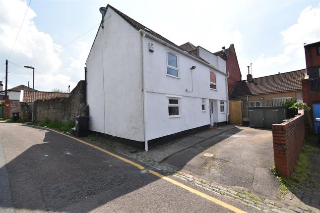 Thumbnail Semi-detached house to rent in Lower Chapel Road, Hanham, Bristol
