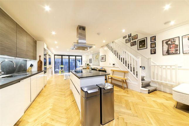 Brightgem Lodge, 114, Grosvenor Avenue, London photo 3