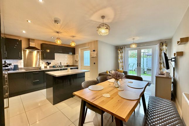 10 St Faith's Manor, Wakefield photo 2