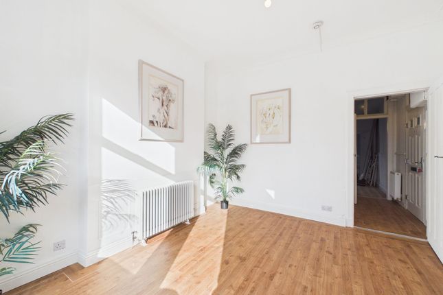Flat 1 198 Quarry Street, Hamilton photo 3