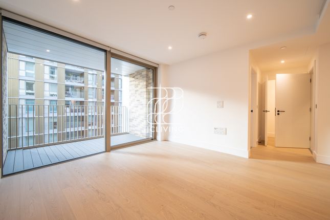 Thumbnail Flat to rent in Salisbury, Battersea Park