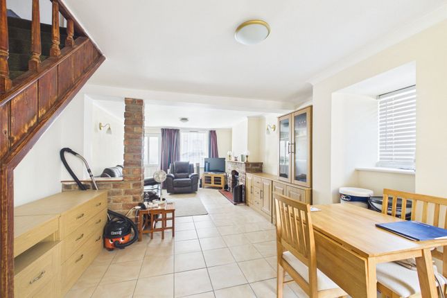 43, Alma Place, Gloucestershire photo 4