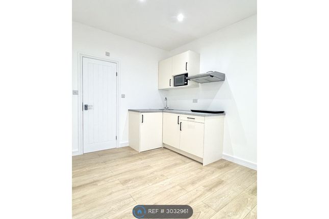 Flat, Harrow View, Harrow photo 3