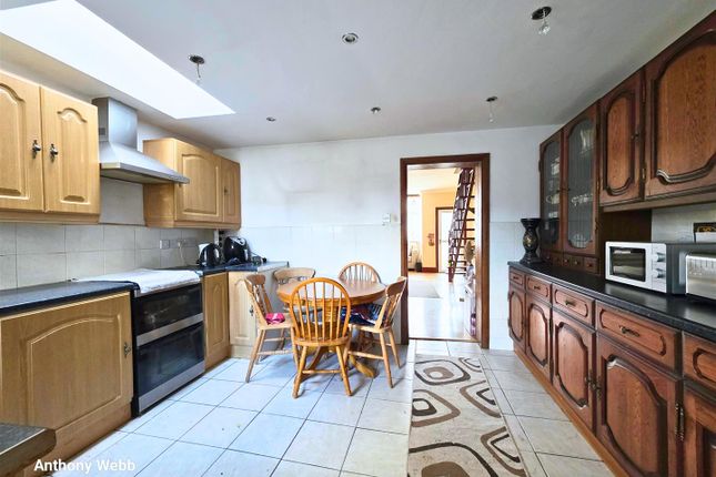 7, Wellington Avenue, London photo 4