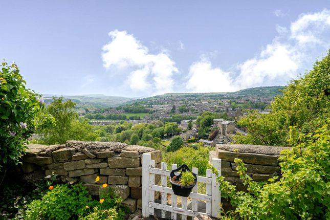 18, Cliffe End Road, Huddersfield photo 4
