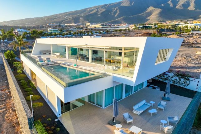 Thumbnail Villa for sale in Golf Costa Adeje, Costa Adeje, Santa Cruz Tenerife