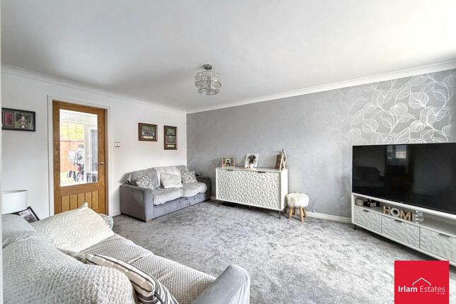 8 Buttermill Close, Manchester photo 2