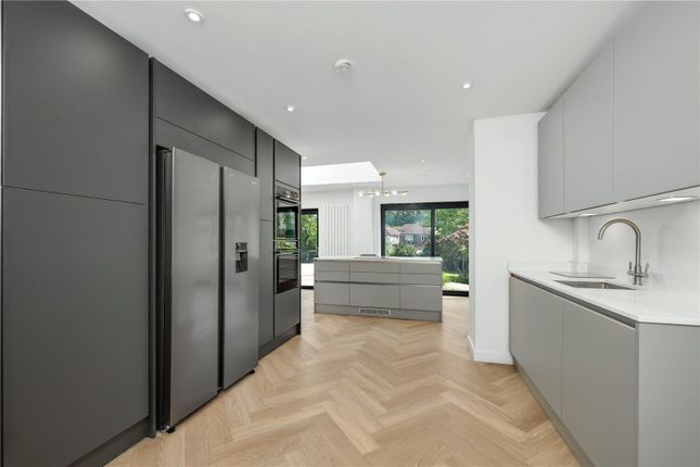 32, Kennel Lane, Leatherhead photo 5