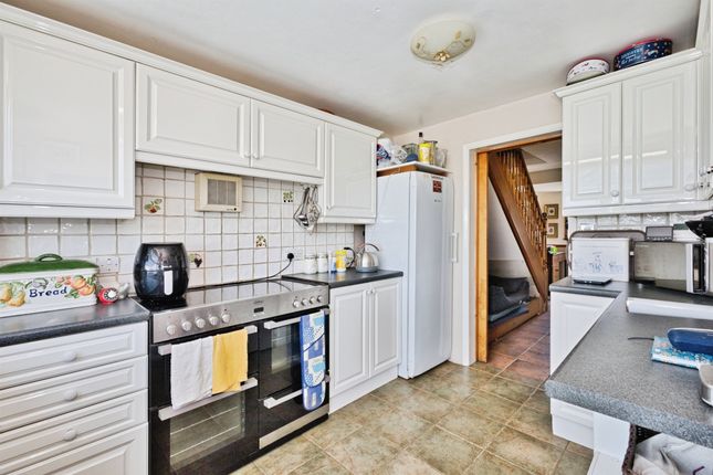 22, Clovermead, Sherborne photo 4