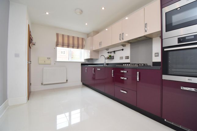 Park Drive, Wakefield photo 5