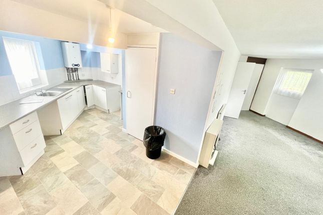 50, Ellfield Court, Northampton photo 5