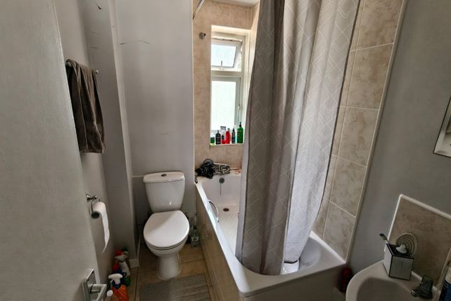 Flat 12 Burns House,, Burns House, London photo 3