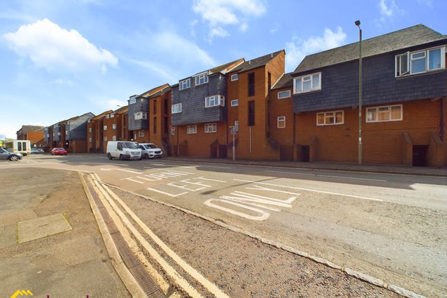 Flat to rent in Jubilee Court, Banbury