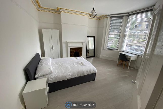 Flat to rent in Goldstone Villas, Hove BN3