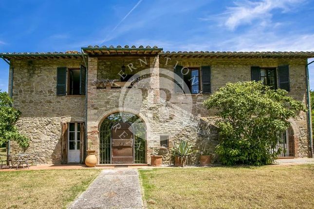 Villa for sale in Perugia, Umbria, 06100, Italy