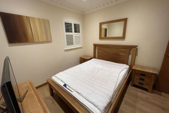 Flat 6, 28, Castle Crescent, Reading photo 3