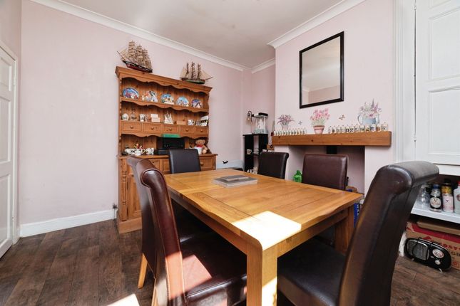 2, West View, Hull photo 4