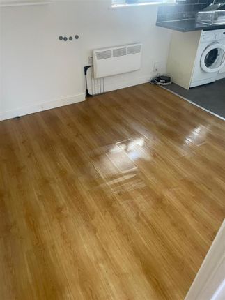 Flat 3, 12 High Street, Coalville photo 4