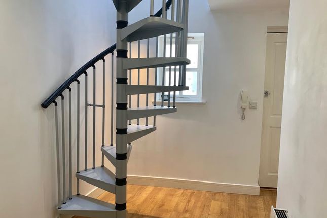 18a Kings Road West, Newbury, Newbury photo 5