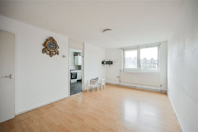 Flat 33, Woodridings Court,, Crescent Road, London photo 2