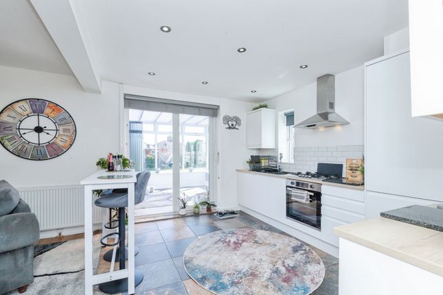 24, Langham Drive, Leicester photo 4