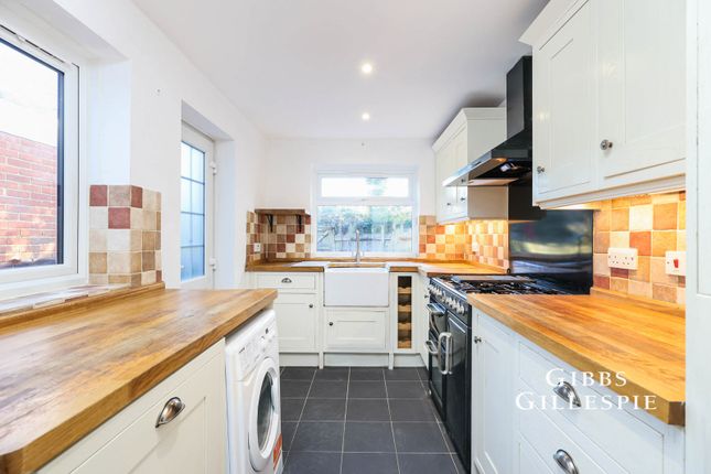 1 St. Huberts Cottages, 38, East Common, Buckinghamshire photo 2