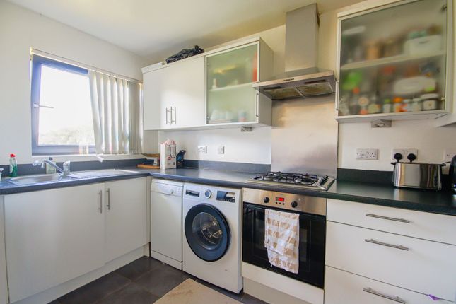 Flat 1, Wynne Court, Watford photo 3