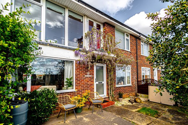 Flat for sale in New Road, Leigh-On-Sea