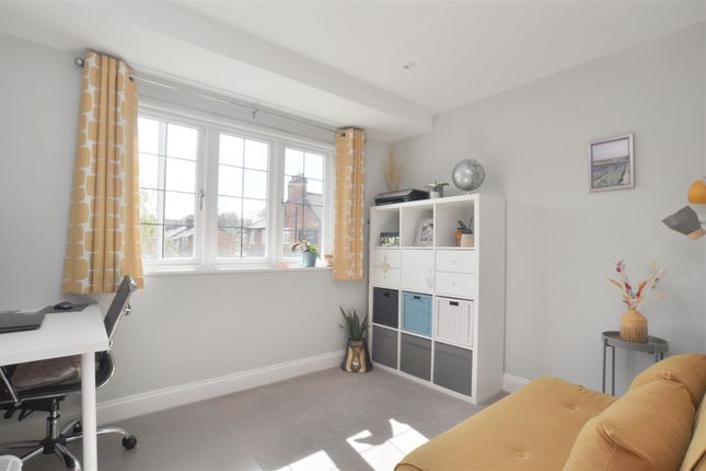 Flat for sale in Nightingale Road, Hitchin