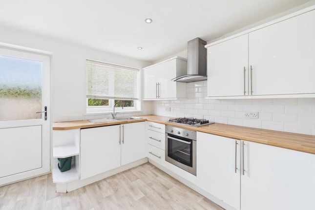 232, Wold Road, HULL photo 2