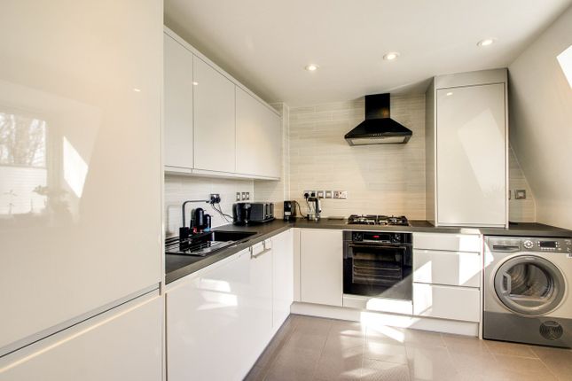 Maisonette for sale in Manor Way, Forest Hill, London