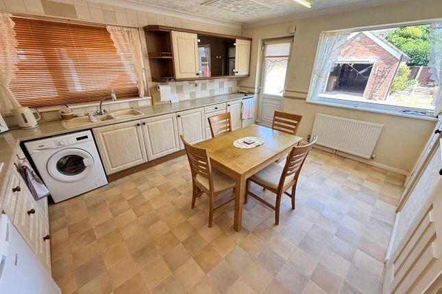 29, Winmer Avenue, Great Yarmouth photo 3