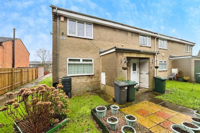 1-bed flat on 11, Hatton Close, Bradford, £50,000