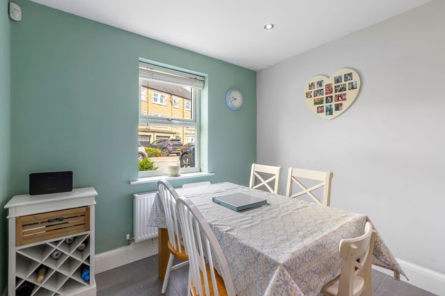7 Cartwright Avenue, Leeds photo 4