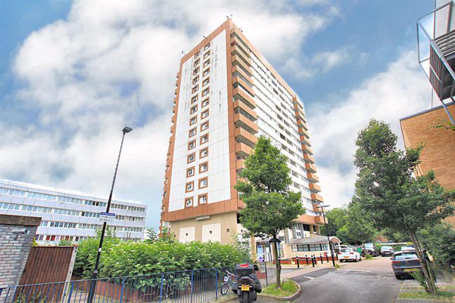 Thumbnail Flat for sale in Fenton House, Biscoe Close, Heston