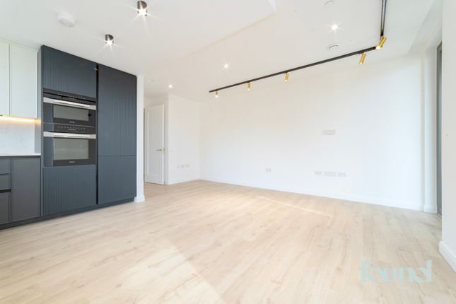 Flat to rent in 250 City Road, Old Street