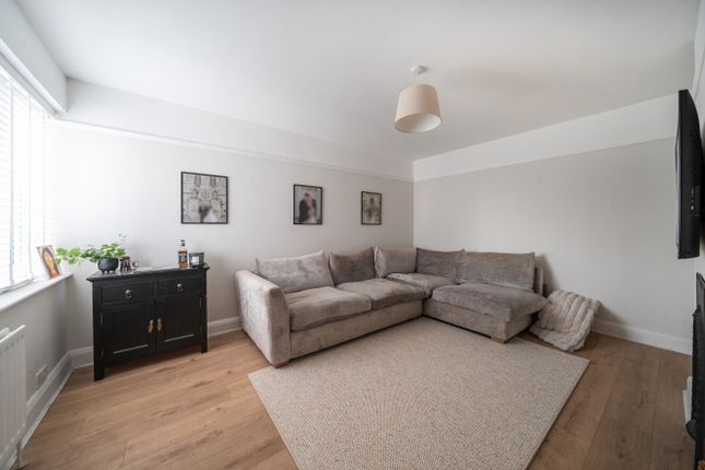 33, Farnborough Road, Surrey photo 4
