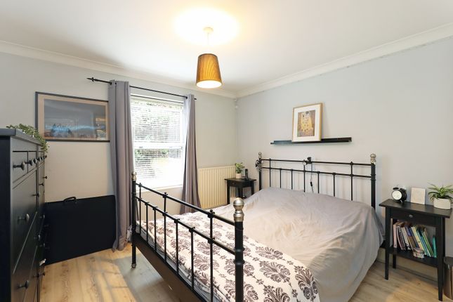 Flat to rent in Grove Road, Surbiton