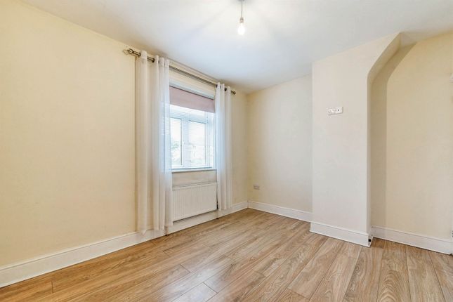 Terraced house for sale in Whitfield Street, Newark