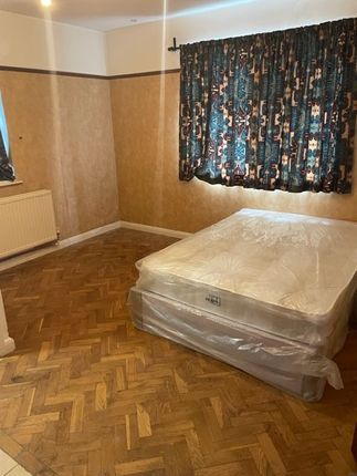 Thumbnail Room to rent in Sydenham Road, London