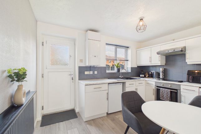 12 Coltman Close, Beverley, East Riding Of Yorkshire photo 3
