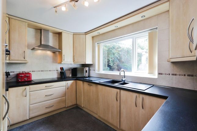 6, Josselin Court, Sheffield photo 3