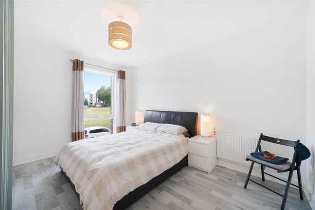 Flat 4, Japonica Apartments, 89, Hilltop Avenue, London photo 4
