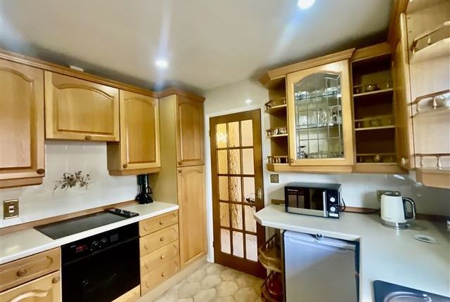 8, Old Quarry Avenue Kiveton Park, Sheffield photo 3