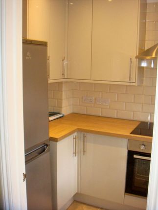 12, Ivybridge Close, Uxbridge photo 5