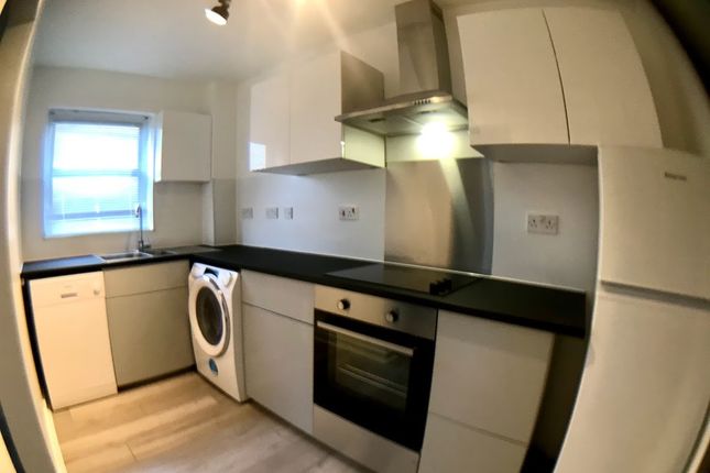 Thumbnail Maisonette to rent in St. Davids Court, South Street, Romford, Essex