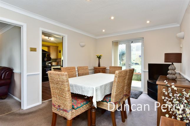 8, Penshurst Road, Potters Bar photo 4