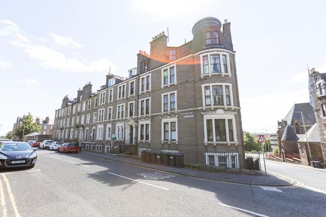 Thumbnail Flat for sale in Constitution Road, Dundee