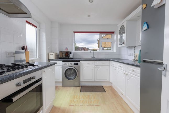 49 Shelley Road, East Grinstead photo 4