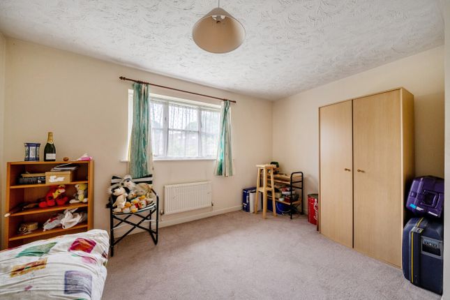 2, Shaw Road, London photo 4